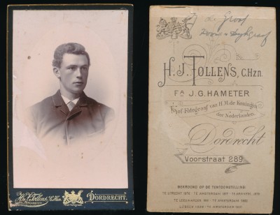 H.J. Tollens, C.Hzn. Fa J.G. Hameter. Hoffotograaf Dordrecht voorstraat 289. Bijzonder naam op achterkant J de Graaf zoon + dijkgraaf