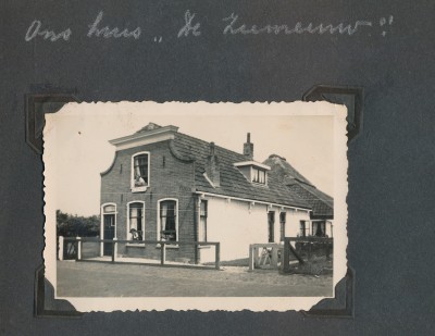 Album Texel 6 - 13 juli 1935 personen onbekend Ons huis "De Zeemeeuw" 