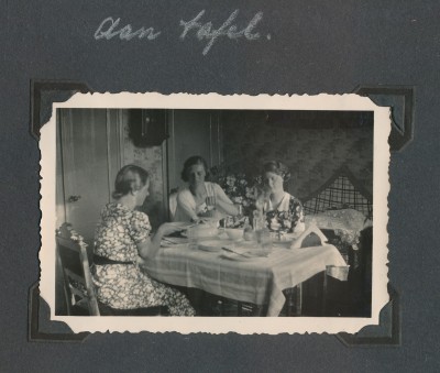 Album Texel Aan tafel 6 - 13 juli 1935